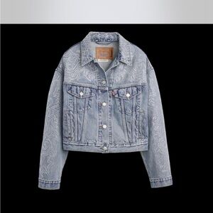 Beyoncé x Levi's limited edition/SOLD OUT 90s Crystal denim jacket. Size M.